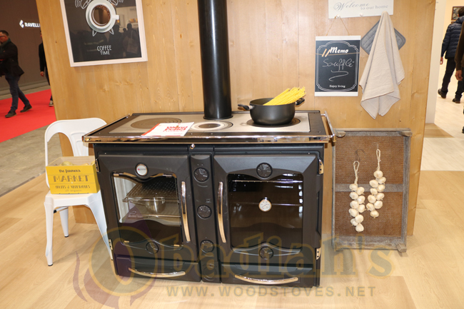 La Nordica America Wood Cookstove