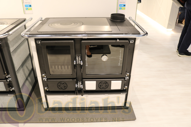La Nordica Rosa Maiolica Cookstove La Nordica Rosa Maiolica Cookstove